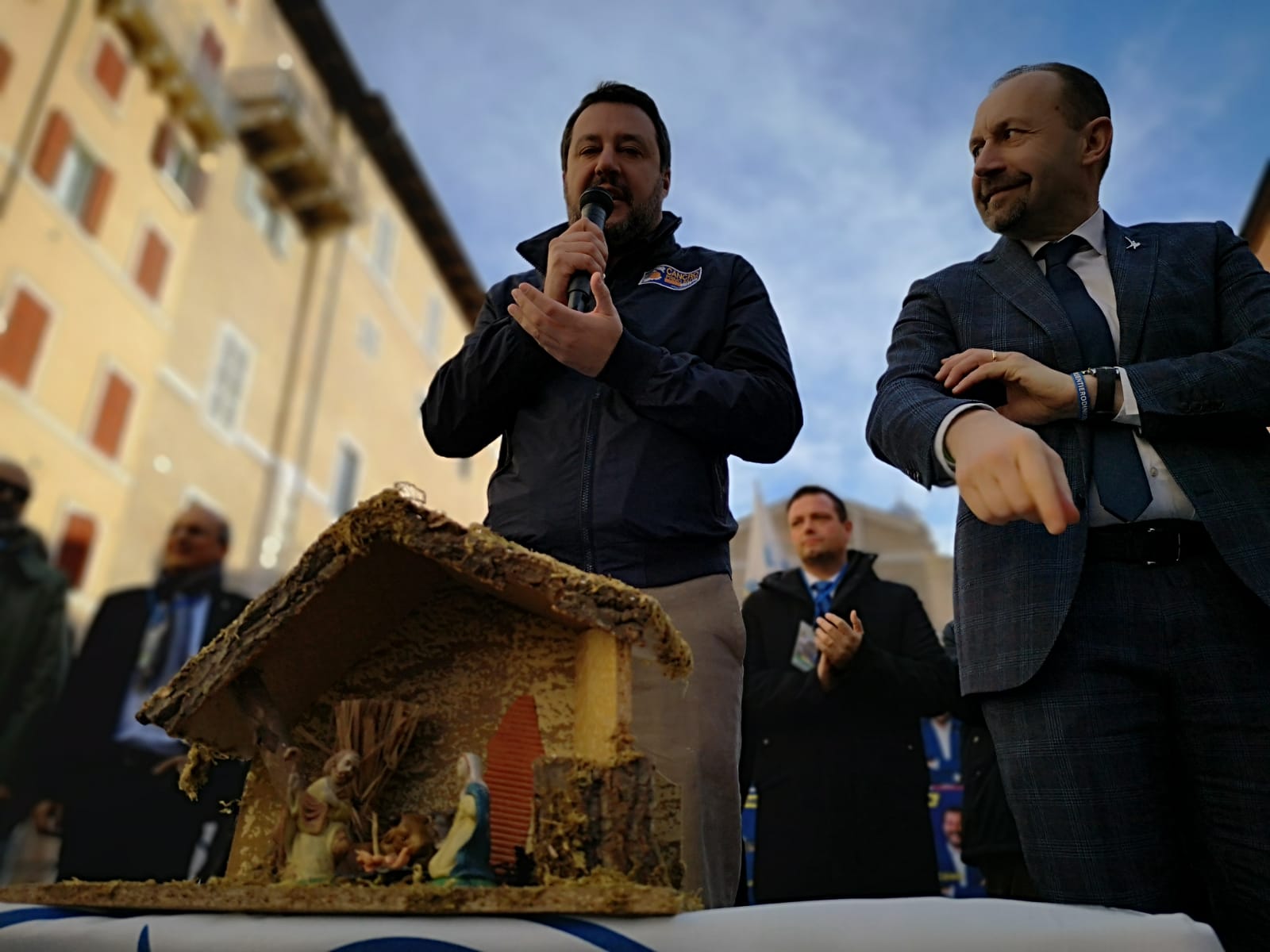 Matteo Salvini ad Ancona: <br> «Qua non ci sono fascisti <br> Le Marche a noi persone perbene» (Le foto)