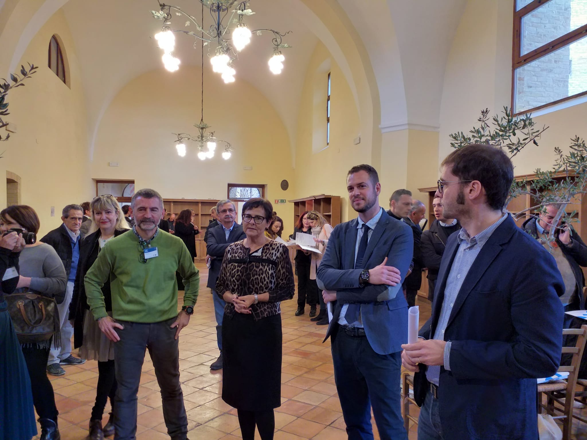 Le aziende locali <br> si interfacciano col mondo, <br> incontro all’Enoteca regionale
