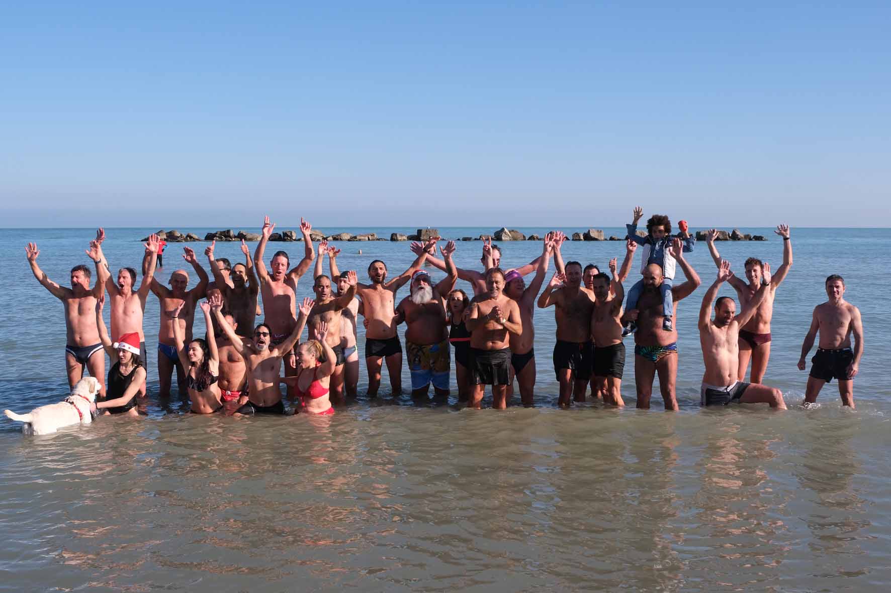 La carica dei Vikinghi, <br> un tuffo fuori-stagione <br> nel ricordo di Dario Carboni <span> (Foto)