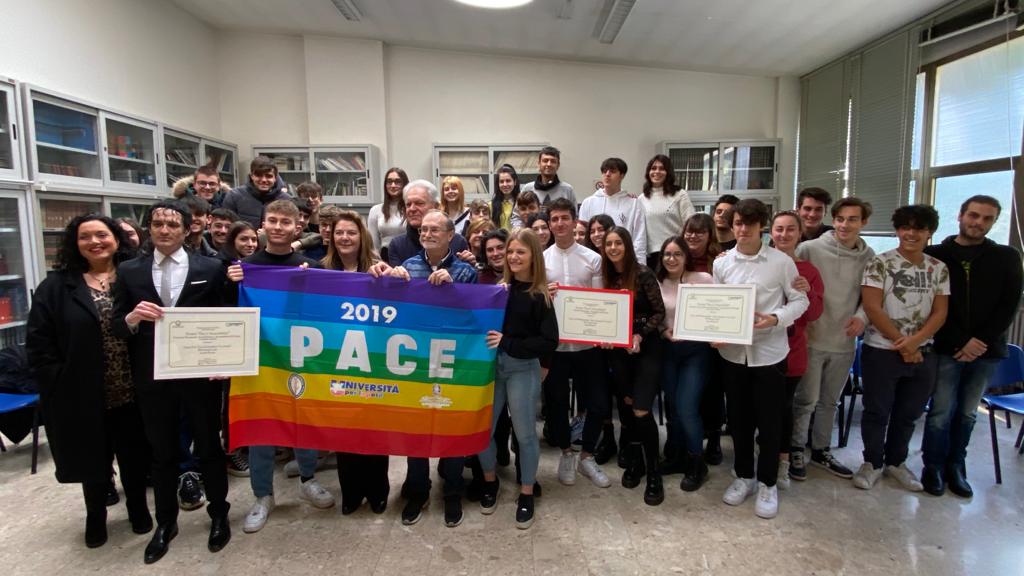 Al Liceo Artistico “Licini” sventola la bandiera della Pace Cronache