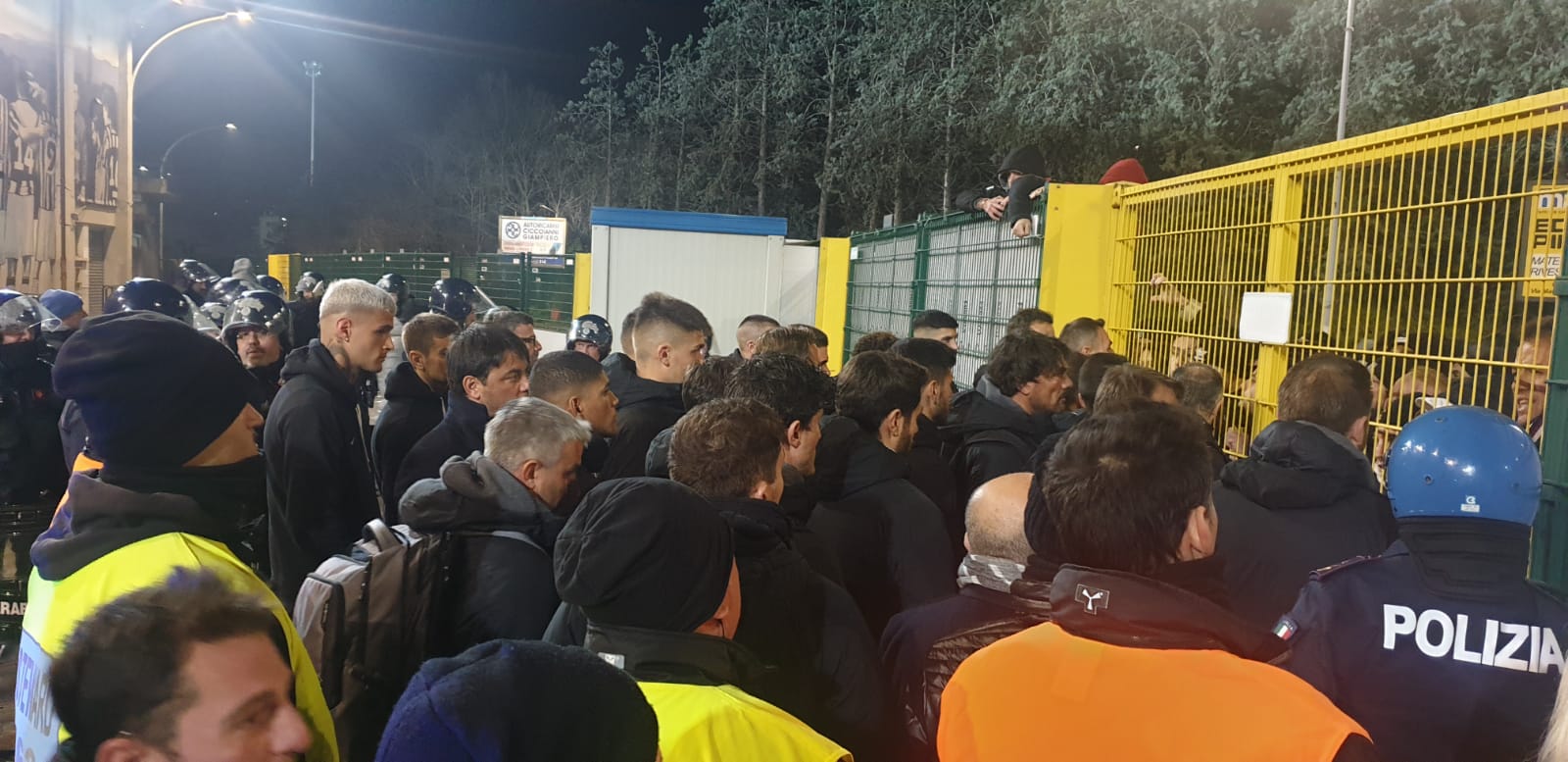 Esplode la contestazione dei tifosi, <br> Zanetti potrebbe dimettersi