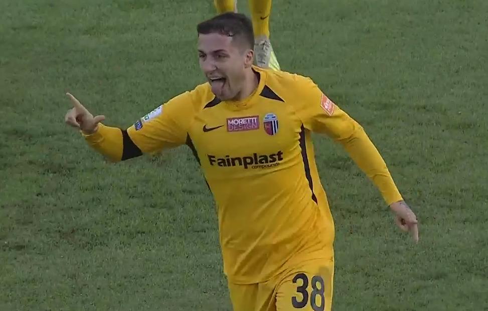 Pagelle Ascoli: Morosini si salva <br> dal disastro totale, <br> Da Cruz perde senza testa
