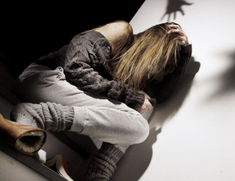 Stalking, la denuncia di due donne