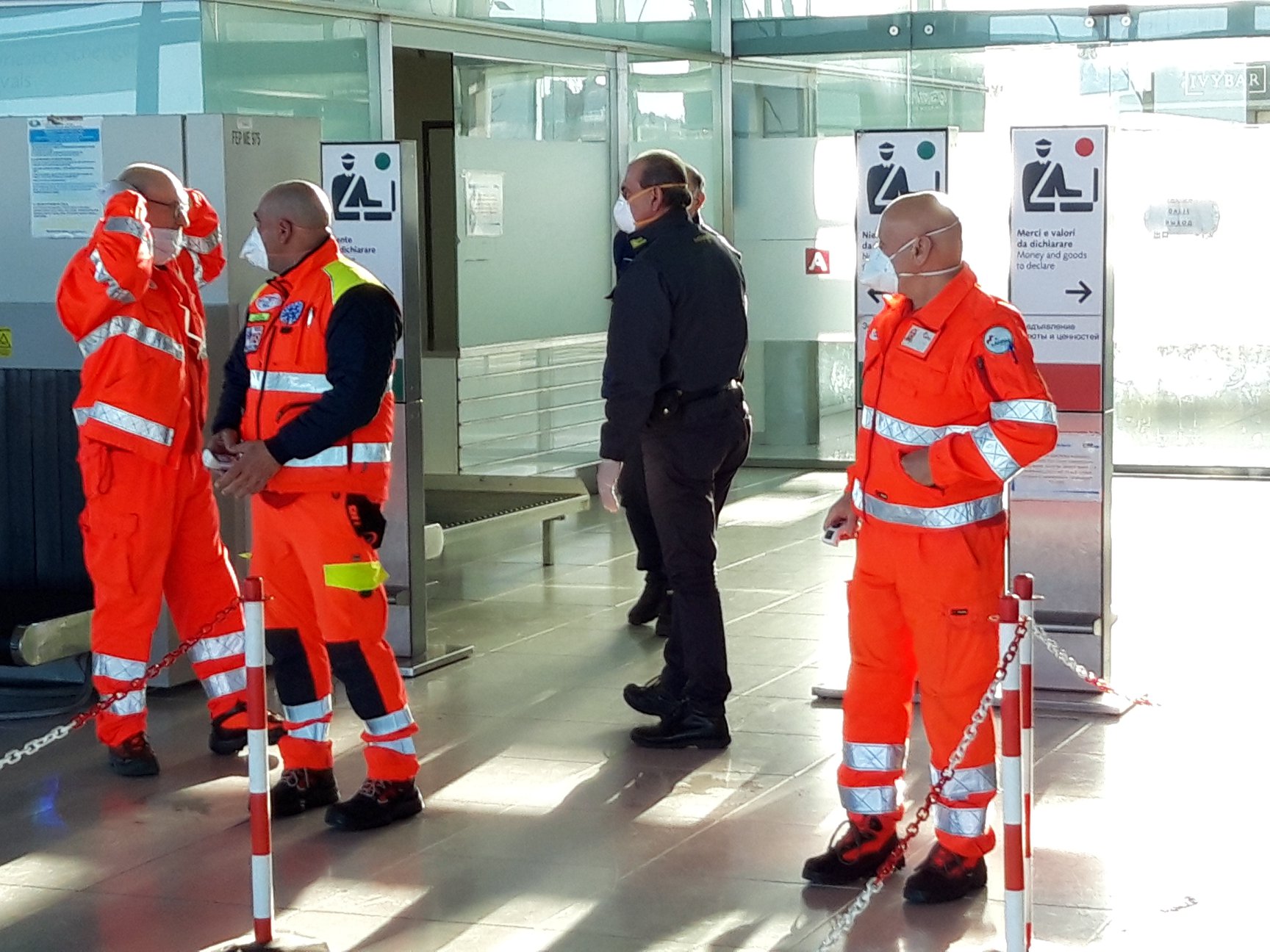 Coronavirus, controlli all’aeroporto “Sanzio”: <br> attivati gli scanner termici