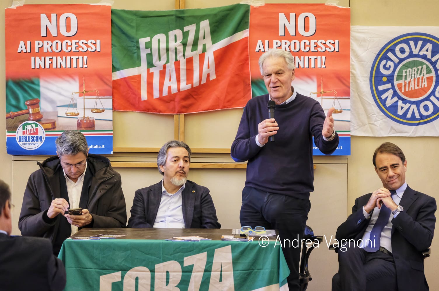 L’orgoglio di Forza Italia: <br> «Siamo la scuola guida del centrodestra» <br> Documento al vetriolo di Trenta