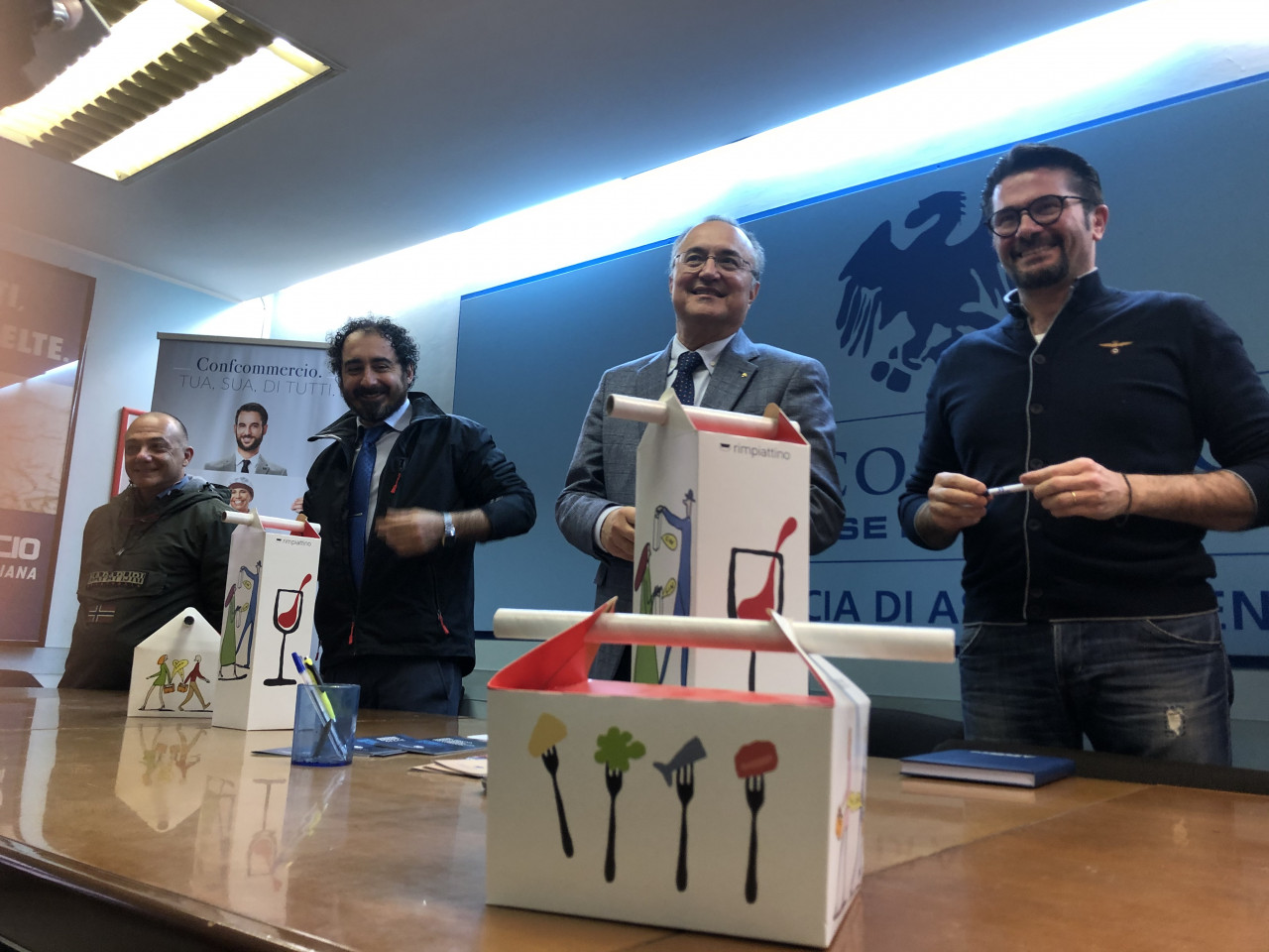 Ristoratori contro lo spreco alimentare <br> Con “Rimpiattino” porti a casa <br> il cibo non consumato
