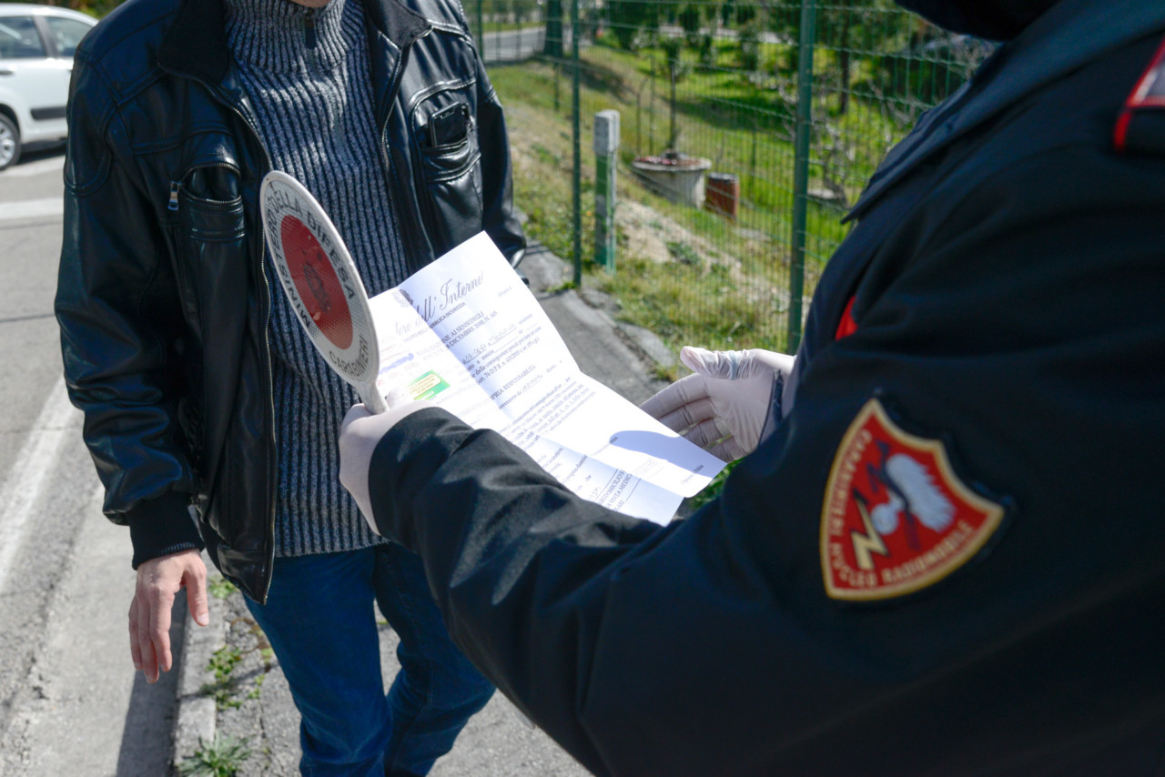 Covid-19, un arresto <br> e una denuncia: <br> centinaia i controlli <br> effettuati dai Carabinieri