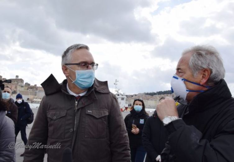Il governatore Ceriscioli in quarantena <br> dopo l’incontro con Bertolaso: <br> «Sto bene, lavorerò da casa»