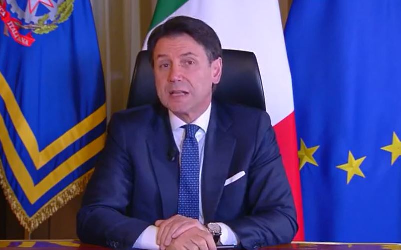 Conte detta la linea: <br> «Chiusura scuole <br> e blocco totale prorogati»