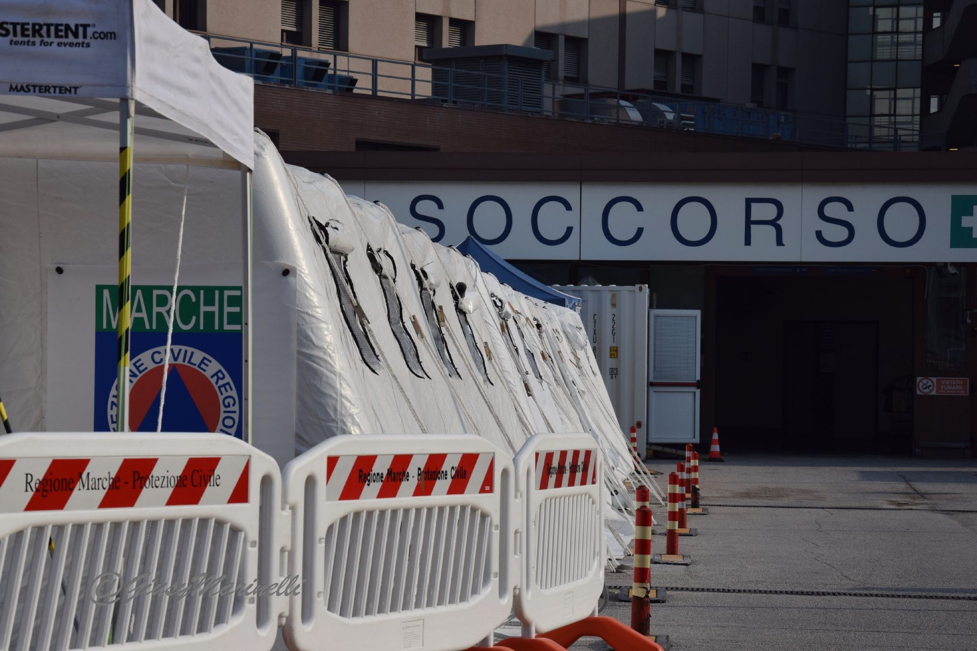 Covid-19, più morti rispetto a ieri <br> «ma il trend dei contagi è in calo»