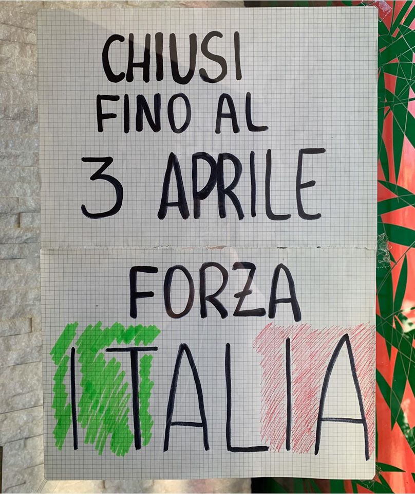 Il cartello del ristorante cinese: <br> «Forza Italia»