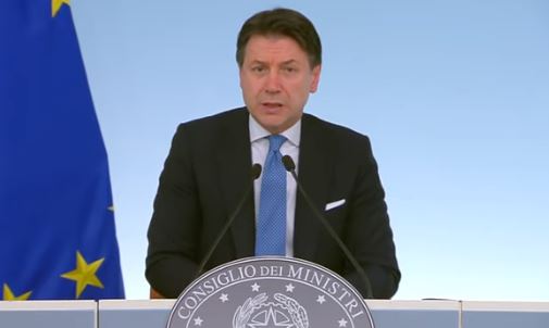Città blindate, no palestre e piscine <br> Coprifuoco dalle 18 per i locali, <br> weekend senza centri commerciali