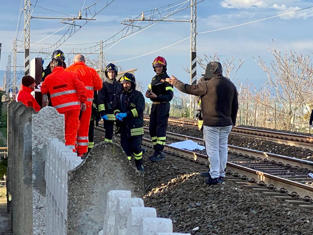 Travolto da un treno, <br> muore giovane arbitro