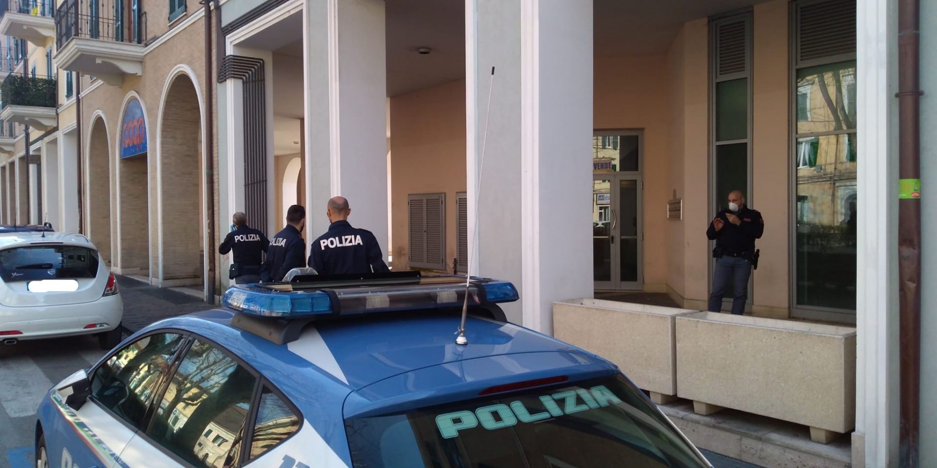 C’è ancora chi sgarra: <br> denunce per assembramenti <br> e scuse per uscire di casa