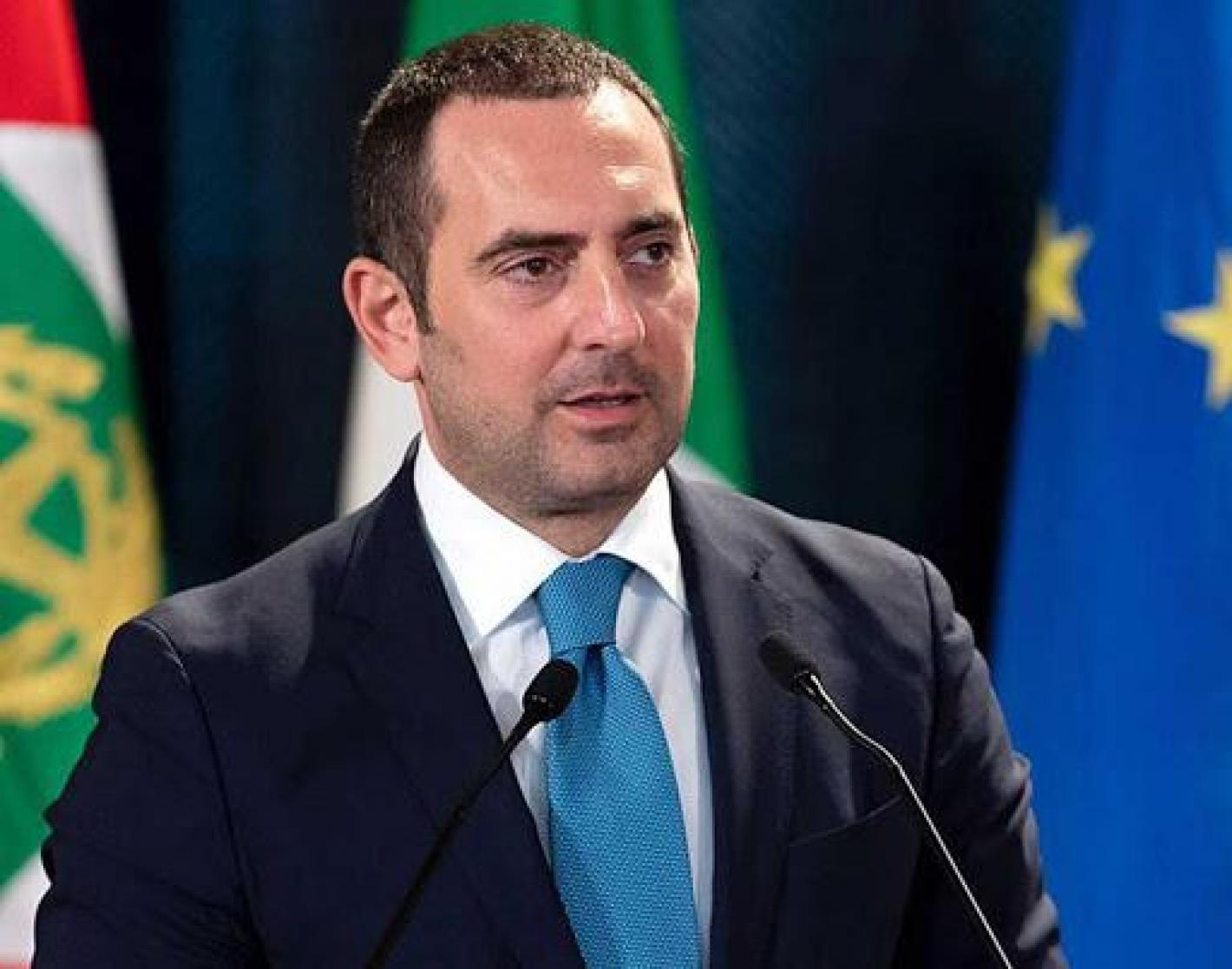 Campionati di calcio <br> Il ministro Spadafora: <br> «Difficile ripartire a maggio»