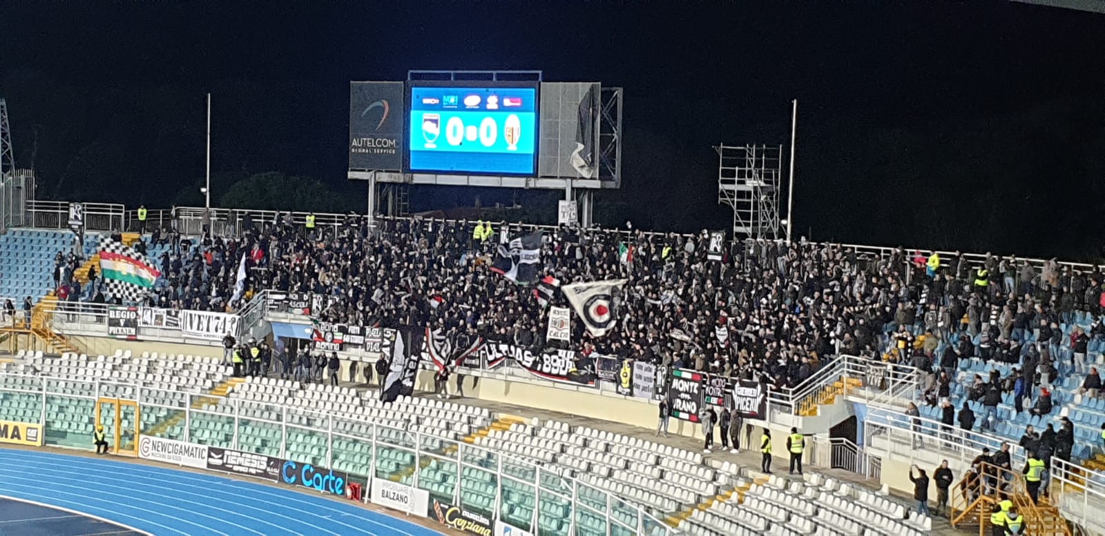 Mille tifosi delusi all’Adriatico <br> Legrottaglie: «Nel secondo tempo <br> ho sistemato la squadra»