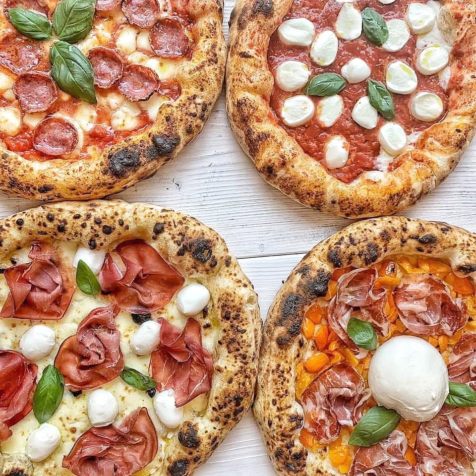 Pizza a tutti gli anziani, <br> la solidarietà approda <br> all’Istituto “Santa Maria” Pizza a tutti gli anziani, <br> la solidarietà approda <br> all’Istituto “Santa Maria”
