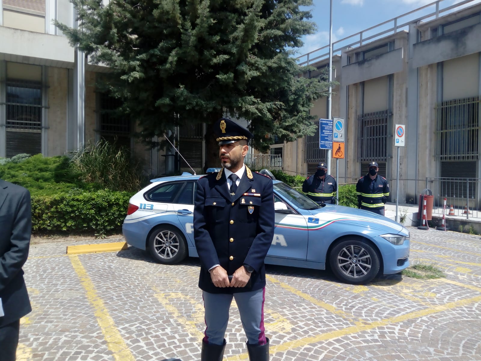 Ubriaco al volante <br> e senza aver mai conseguito la patente <br> scambia la superstrada per autodromo: <br> un 40enne nei guai fino al collo
