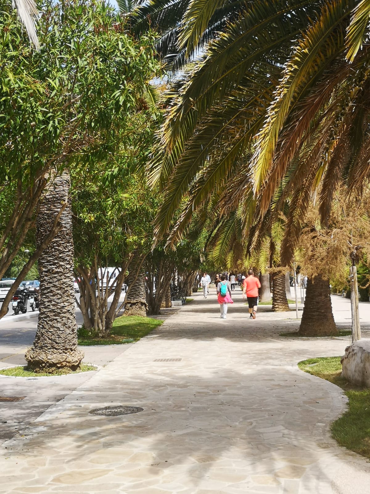 Primo sabato di Fase 2 on the beach: <br> bene le distanze di sicurezza, <br> male il decoro <span> (Foto e video)