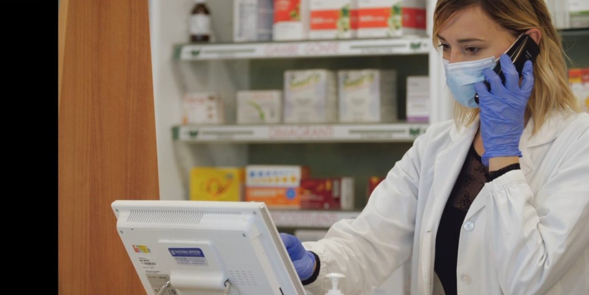 Visite ed esami specialistici, <br> la prenotazione si fa in farmacia