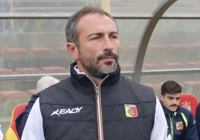Ascoli, Dionigi è il nuovo allenatore: <br> arriva, firma e fa il tampone, <br> poi il primo allenamento <br> Venerdì esordio lampo a Venezia