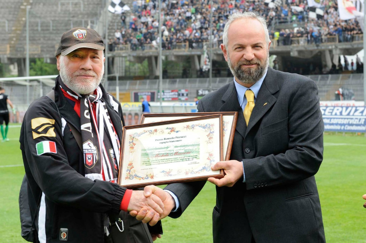 Lutto Ascoli Calcio: <br> è morto Michele Mazzoni, <br> il tifoso sempre presente <br> nelle trasferte