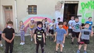 Bambini uniti contro il Covid: <br> il video che emoziona