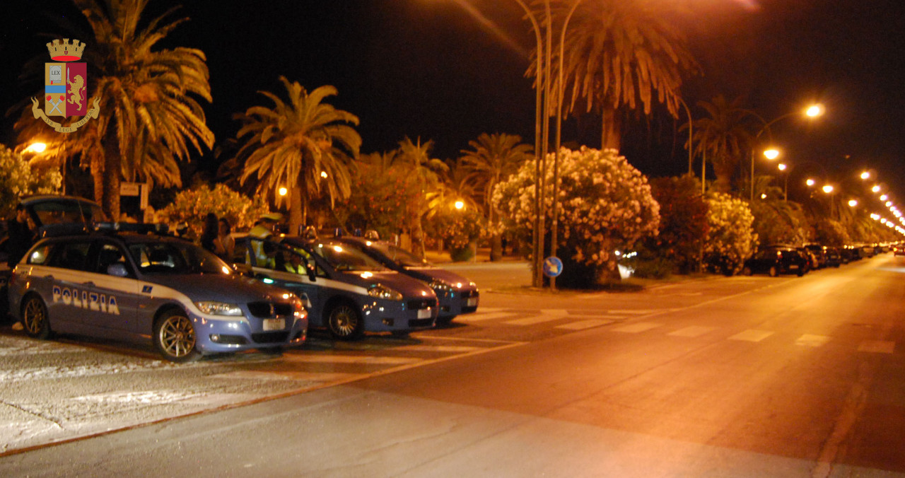 La notte della movida: <br> funziona la campagna anti alcol, <br> ma due giovani vengono sanzionati <br> per ubriachezza molesta <br> Tre locali rischiano la chiusura La notte della movida: <br> funziona la campagna anti alcol, <br> ma due giovani vengono sanzionati <br> per ubriachezza molesta <br> Tre locali rischiano la chiusura
