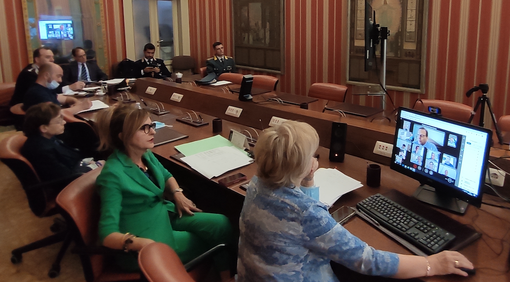 Caos A14, altri 20 giorni di lavori: <br> Istituzioni in pressing per ridurre i disagi