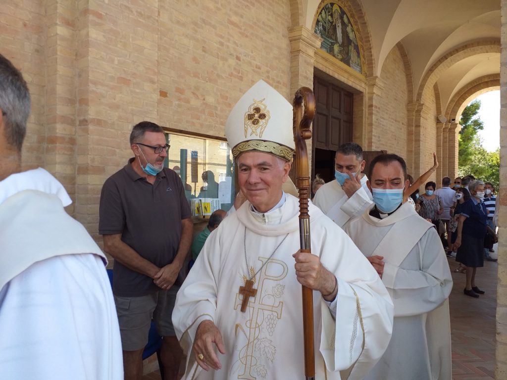 In diretta dal Duomo di Ascoli: <br> la messa di saluto <br> del vescovo D’Ercole