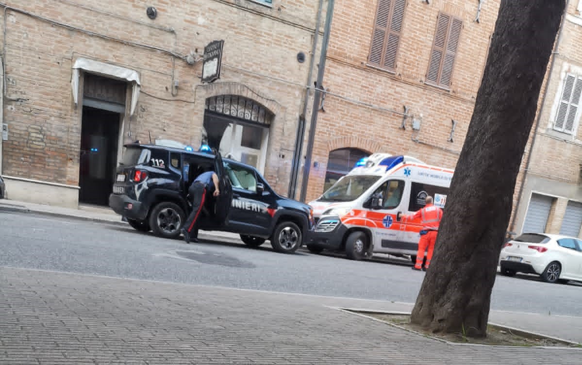 Decesso a Comunanza, segregati <br> 15 amici che erano andati a fare visita: <br> si aspetta l’esito del tampone Decesso a Comunanza, segregati <br> 15 amici che erano andati a fare visita: <br> si aspetta l’esito del tampone