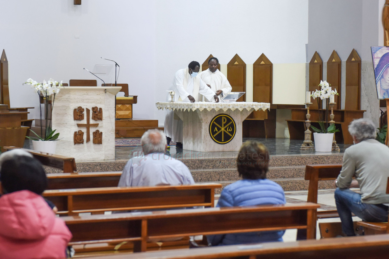 Cerimonie religiose, nuove regole: <br>fino a 350 persone ammesse
