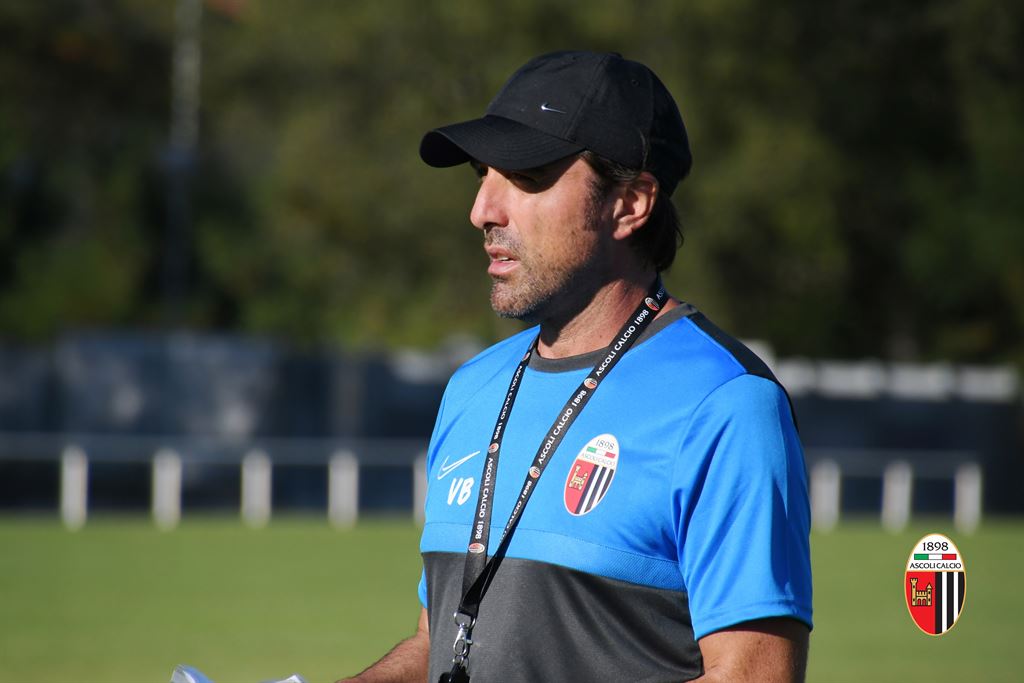 Ascoli: Bertotto al lavoro <br> con il dubbio del modulo, <br> squadra in partenza per Venezia