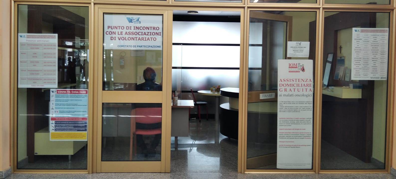 Sanità, al “Mazzoni” le associazioni <br> di volontariato incontrano i cittadini