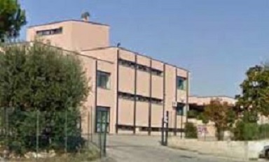 Covid, c’è un positivo <br> alla media “Allegretti”: <br> plesso chiuso, didattica a distanza Covid, c’è un positivo <br> alla media “Allegretti”: <br> plesso chiuso, didattica a distanza