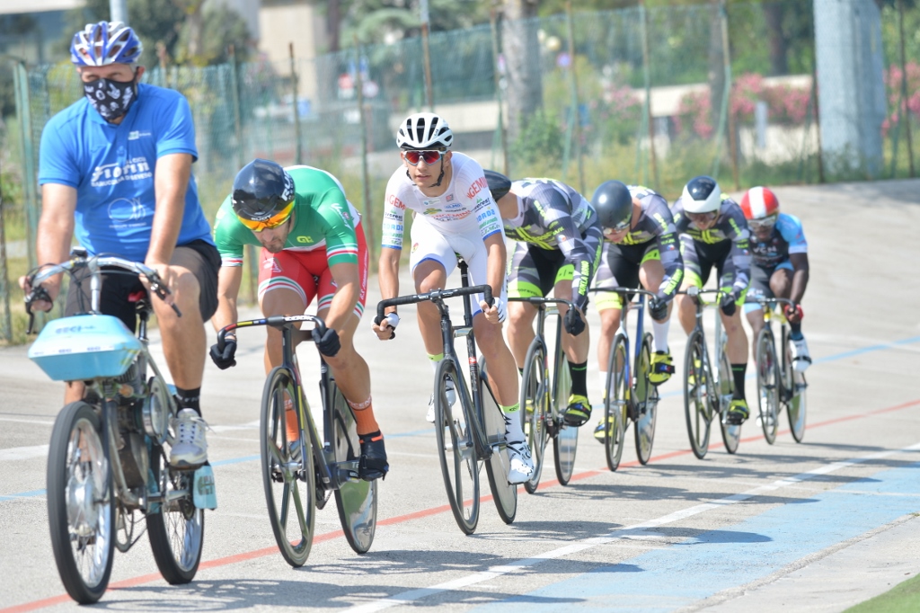 Ciclismo su pista: <br> tre giorni spettacolari <br> al velodromo di Monticelli