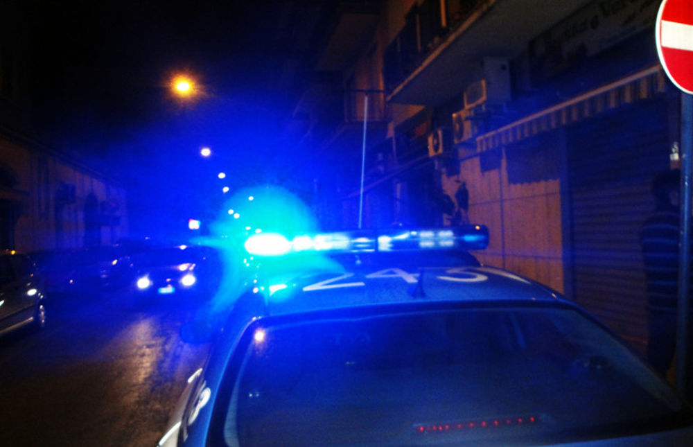 Donna rapinata in piena notte: <br> tre arresti della Polizia