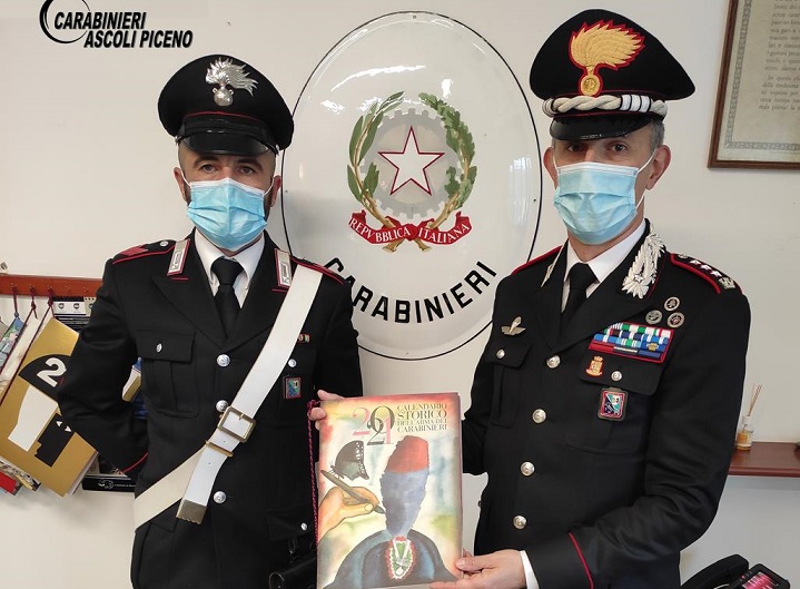 Calendario e agenda 2021 <br> dei Carabinieri, <br> il ricavato in beneficenza