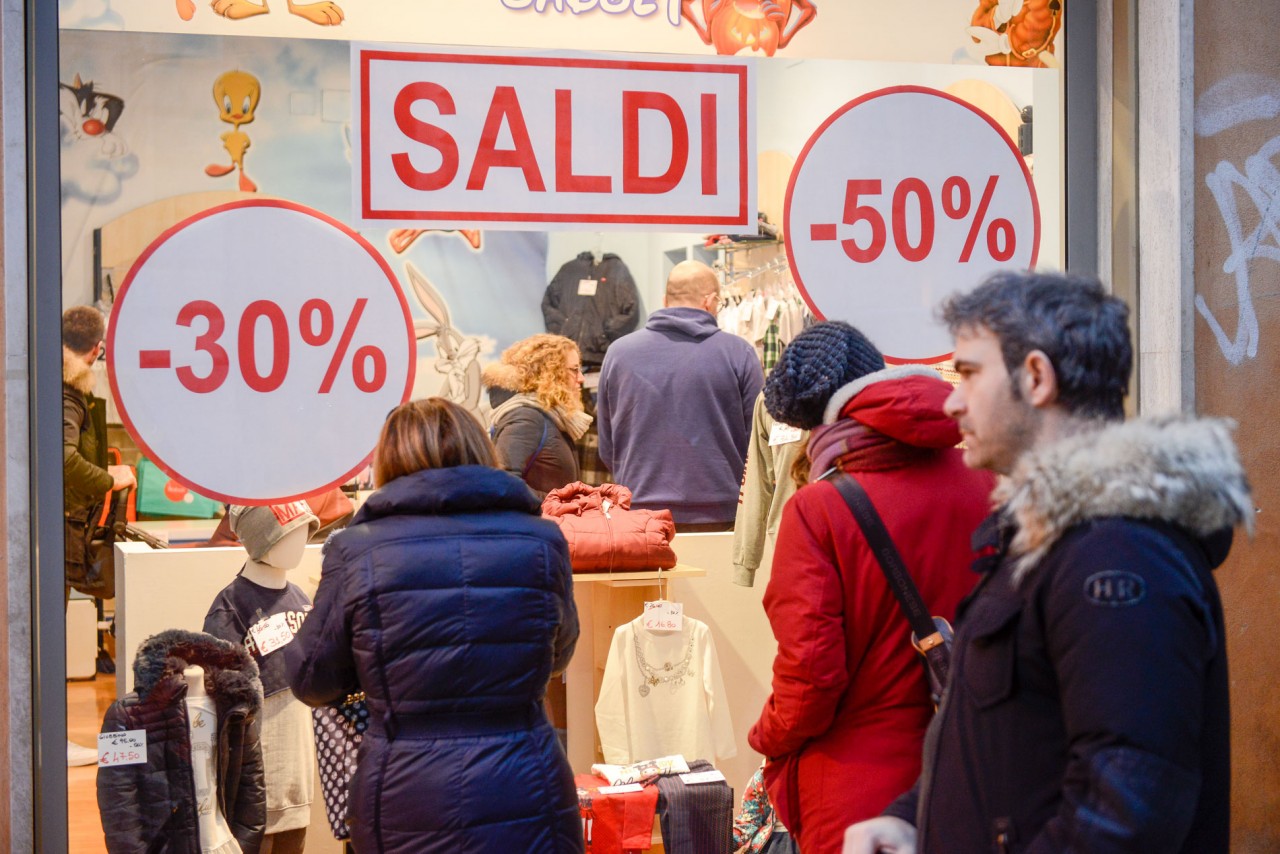 Marche, vendite promozionali <br> prorogate fino al 14 gennaio