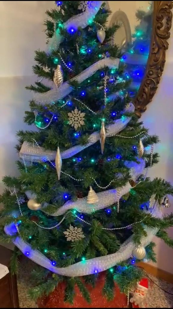 “So this is Christmas”, <br> ecco il video di Alessandro