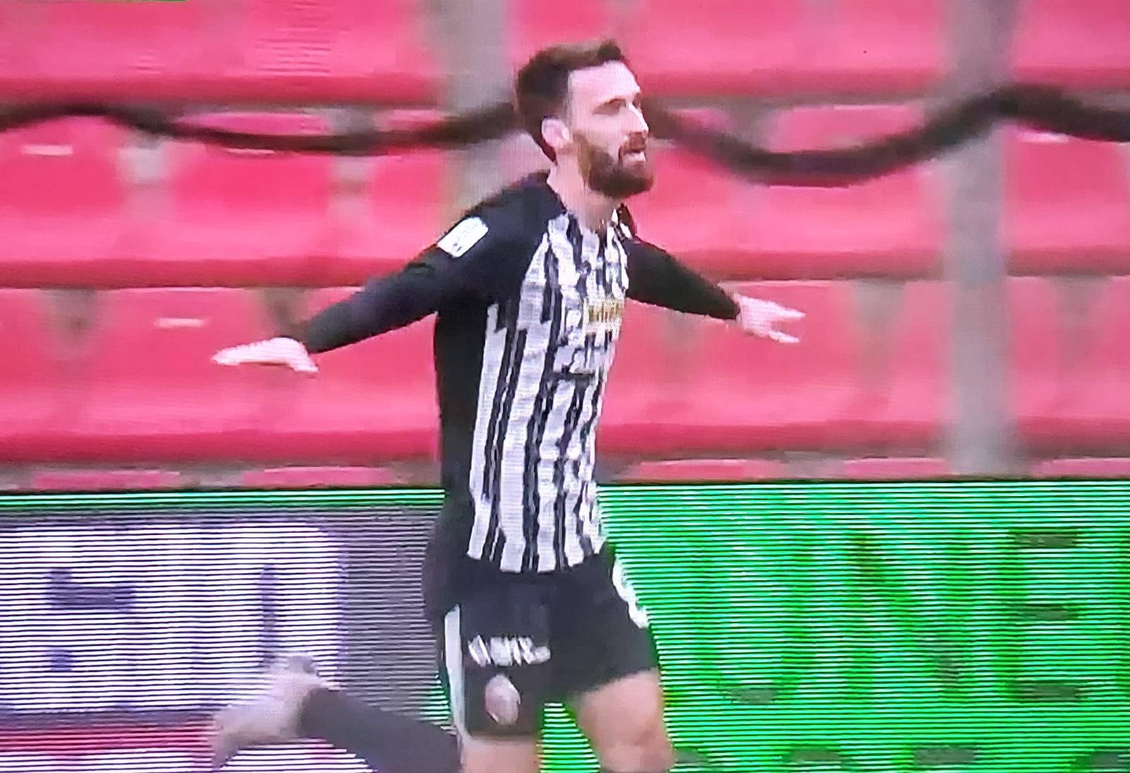 L’Ascoli si schioda <br> dall’ultimo posto <br> Bisoli recrimina: <br> «Ci manca un rigore»