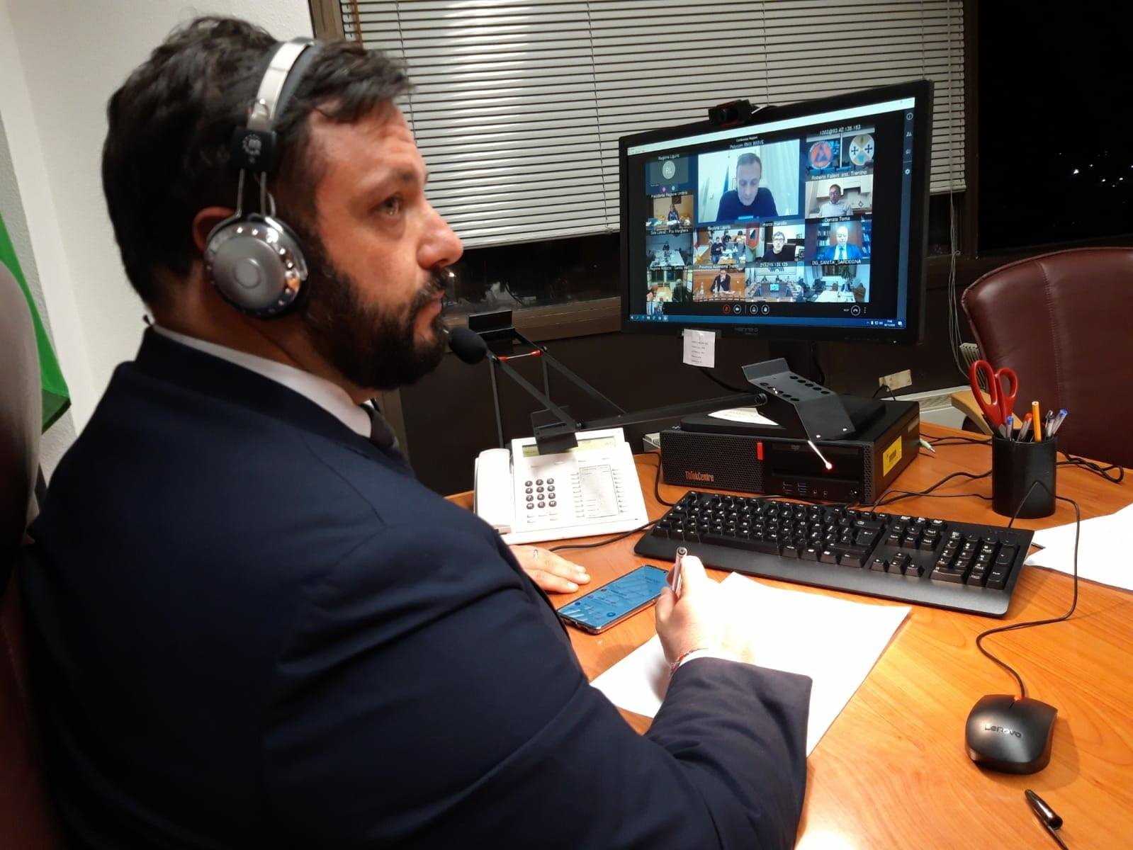 Carloni: «Salvo colpi di scena <br> giovedì sera torneremo in zona gialla <br> Proposto ristoranti aperti anche a cena»