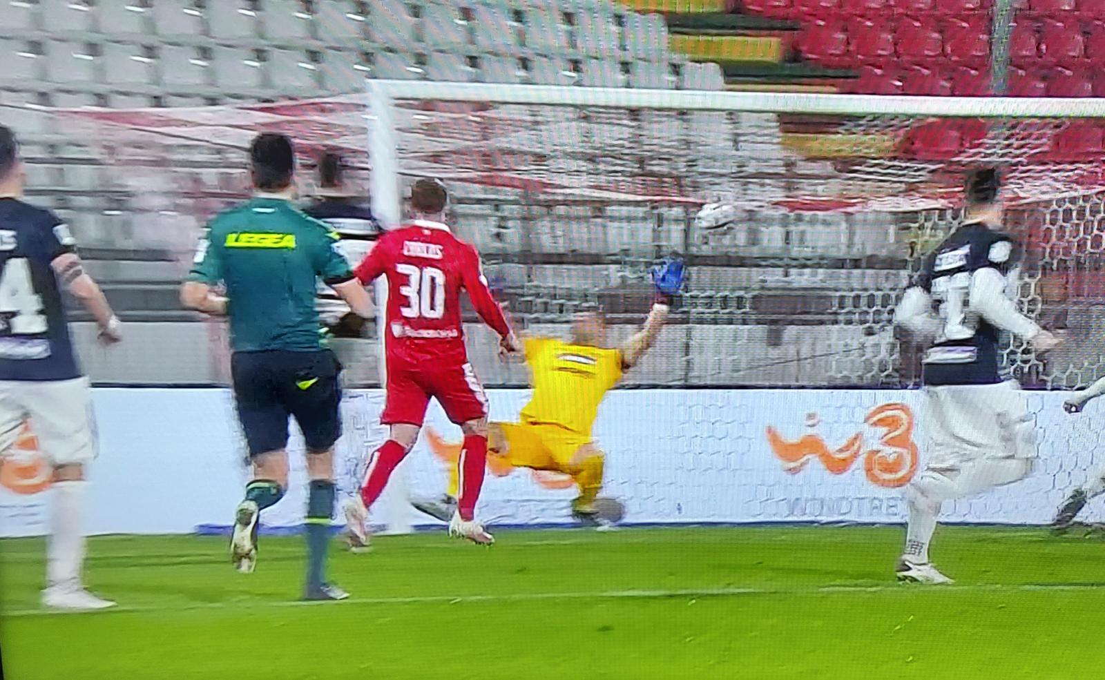 Monza-Ascoli 2-0: <br> i bianconeri perdono ancora <br> e adesso sprofondano, <br> crisi senza precedenti