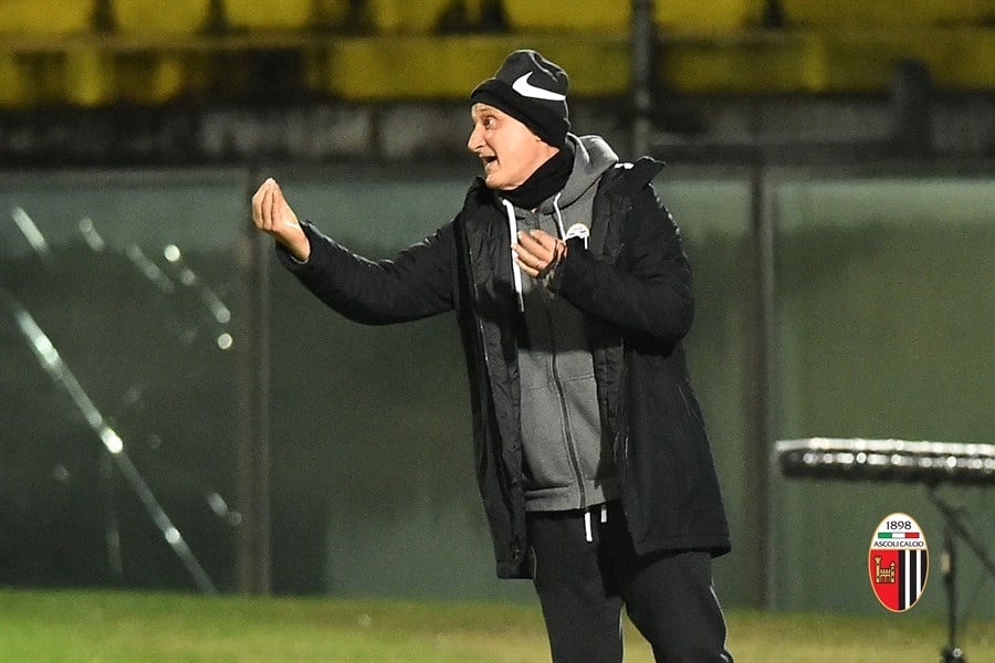 Ascoli subito al lavoro <br> in vista della Cremonese, <br> fatta per la risoluzione <br> con Dionigi