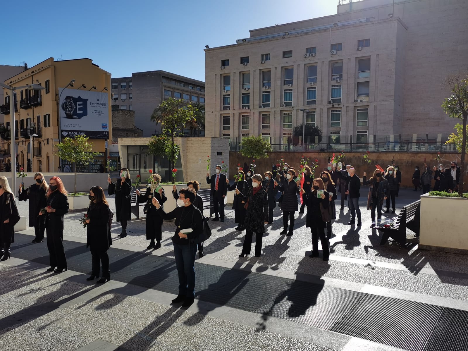 Flash mob dei magistrati onorari: <br> chiedono riforme <br> e soluzioni alla precarietà