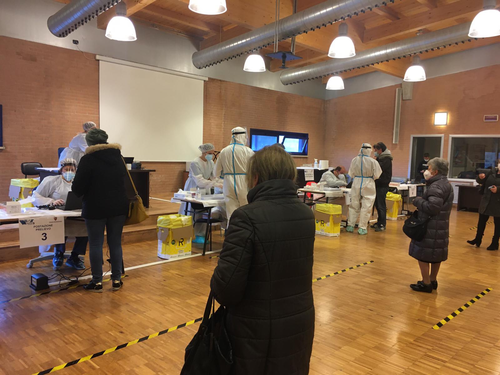Screening di massa, <br> 4 positivi ad Ascoli <br> su quasi 2.000 test