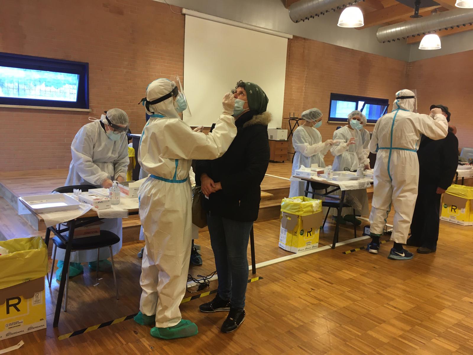 Covid, 1.098 nuovi casi nelle Marche <br> Ricoverati in terapia intensiva: <br> il 75% non è vaccinato