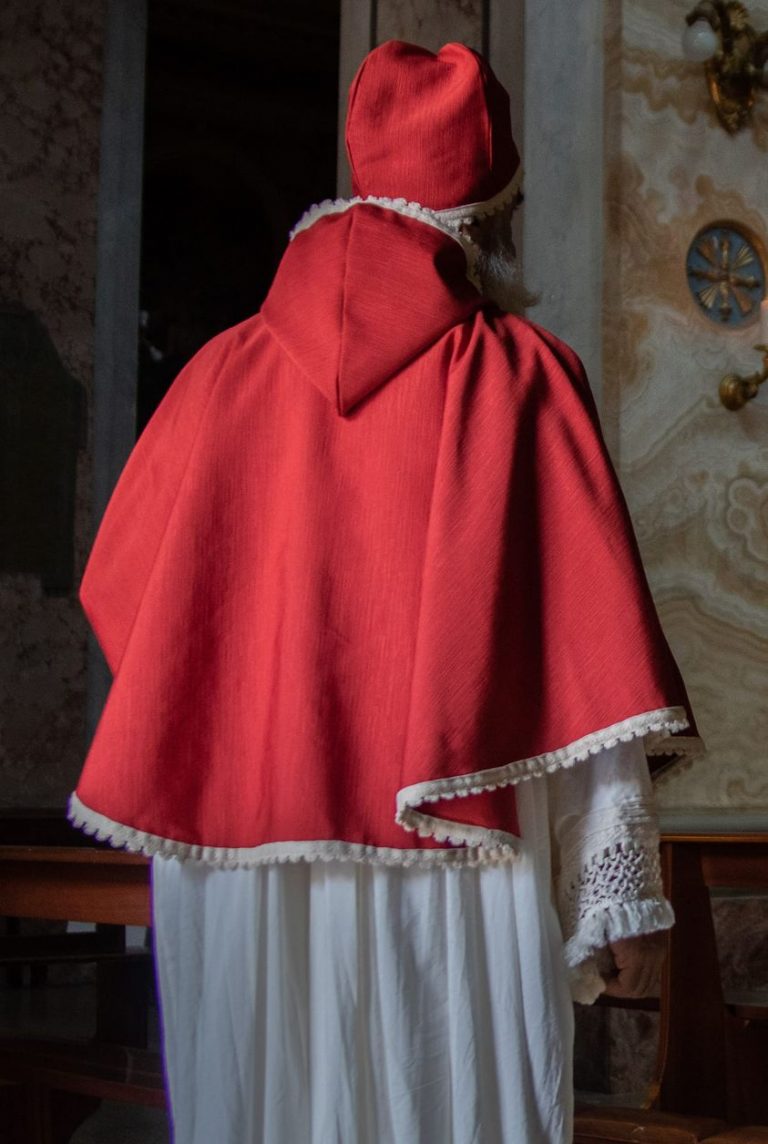 Sisto V, 499 anni dalla nascita Via al restauro dei paramenti sacri