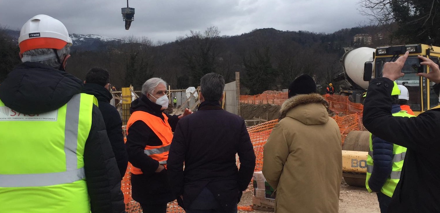 Nuovo ospedale dei Sibillini, <br> l’assessore regionale Baldelli <br> visita il cantiere di Amandola