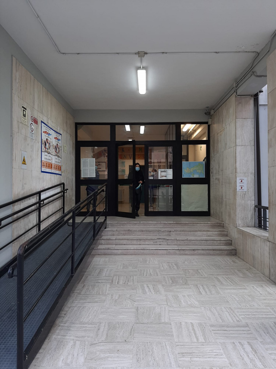 Rientro a scuola, gli studenti: <br> «Rispettiamo regole ferree, <br> la Regione continui a fare il suo»